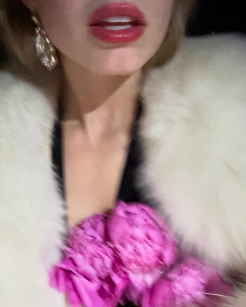 addisonraee---RDownload76f979acf216f8ba.md.jpg