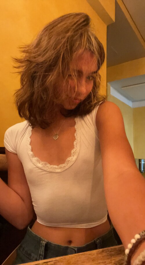 FZRrJ6QXgAYr-cR.md.jpg